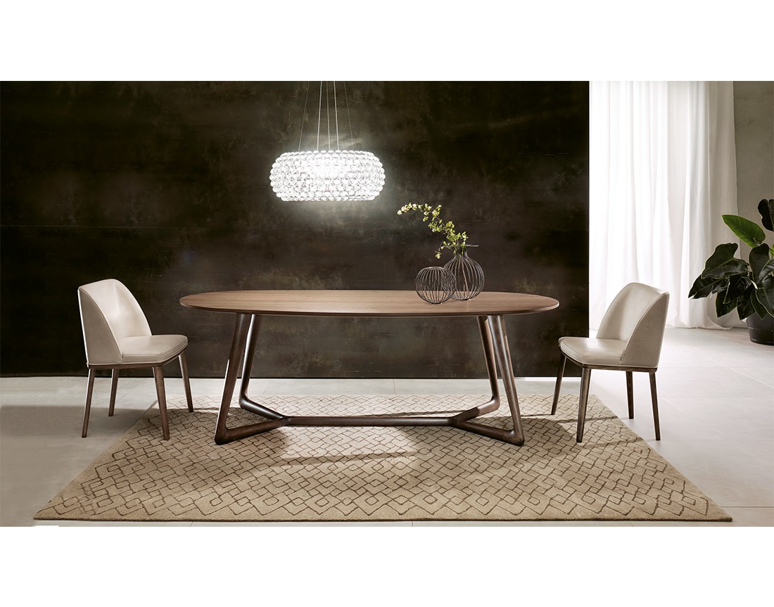Cover: tavolo moderno piano legno ovale in ambiente moderno | Cover: modern oval wooden top table in a modern living