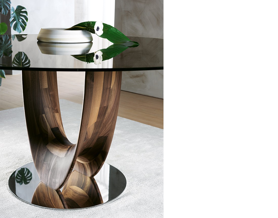 AXIS: tavolo da pranzo rotondo piano vetro, design Stefano Bigi | AXIS: round glass top dining table, design Stefano Bigi