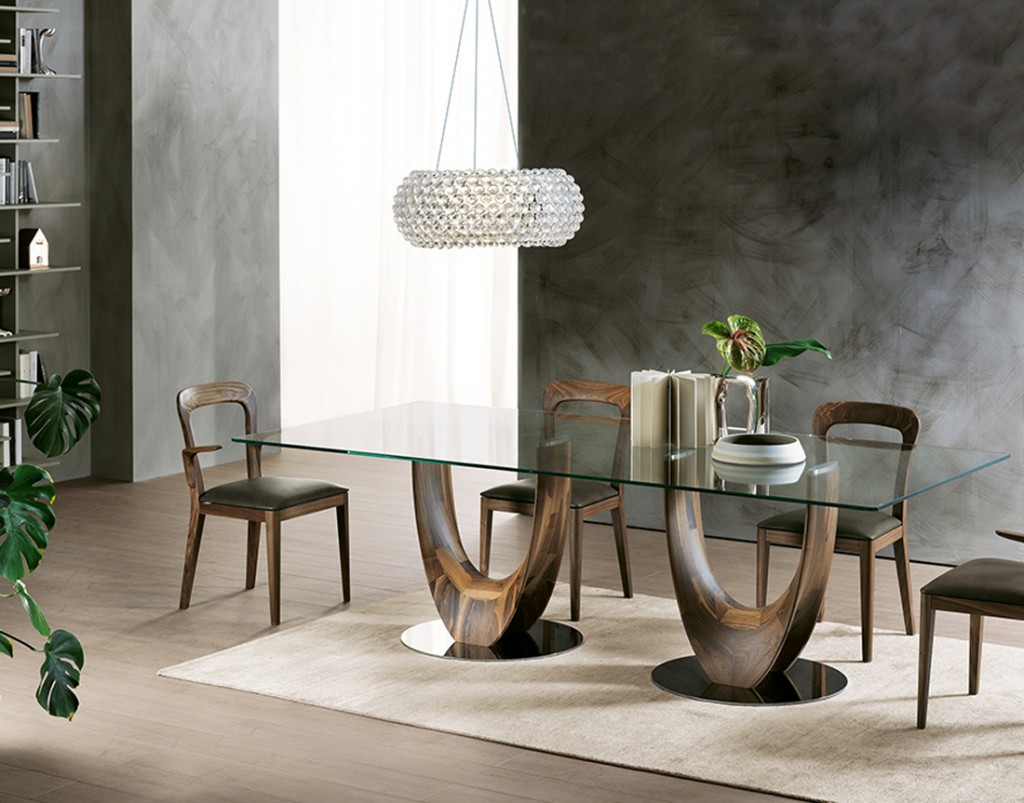 Axis: tavolo da pranzo due basi in legno piano vetro | Axis: dining table with two wooden bases with glass top