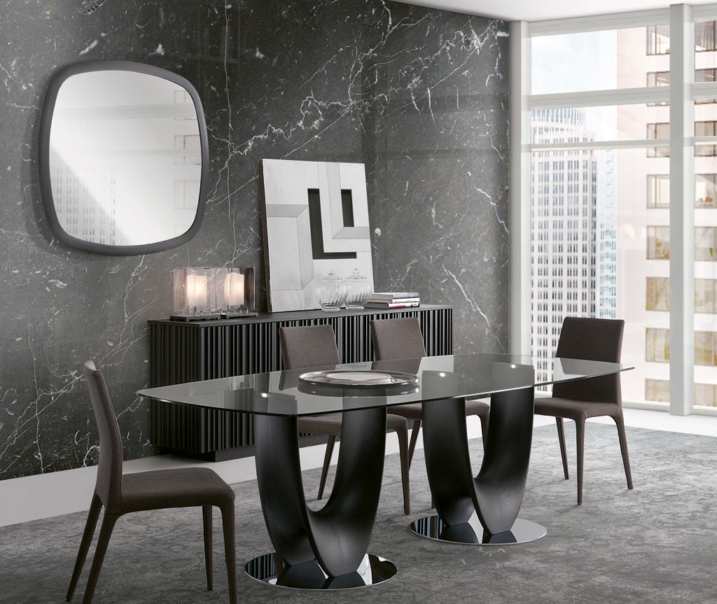 Axis: Tavolo da pranzo tinto nero piano vetro. Design Stefano Bigi | Axis: Black stained dining table with glass top. Design Stefano Bigi